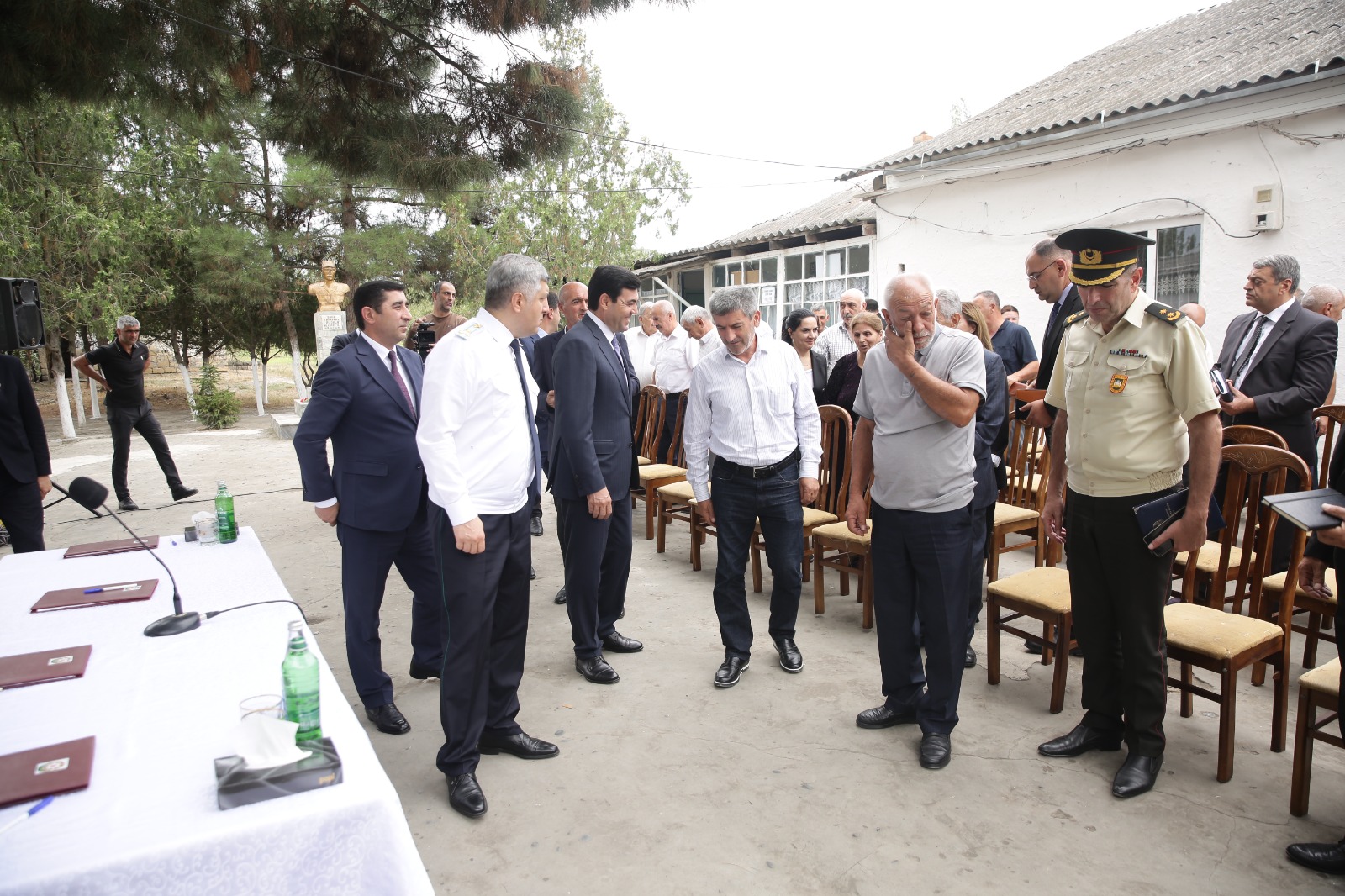 Xaçmaz Rayon İcra Hakimiyyətinin başçısı Elnur Rzayev Ağyazı Buduq kəndində sakinlərlə görüşüb (FOTO)