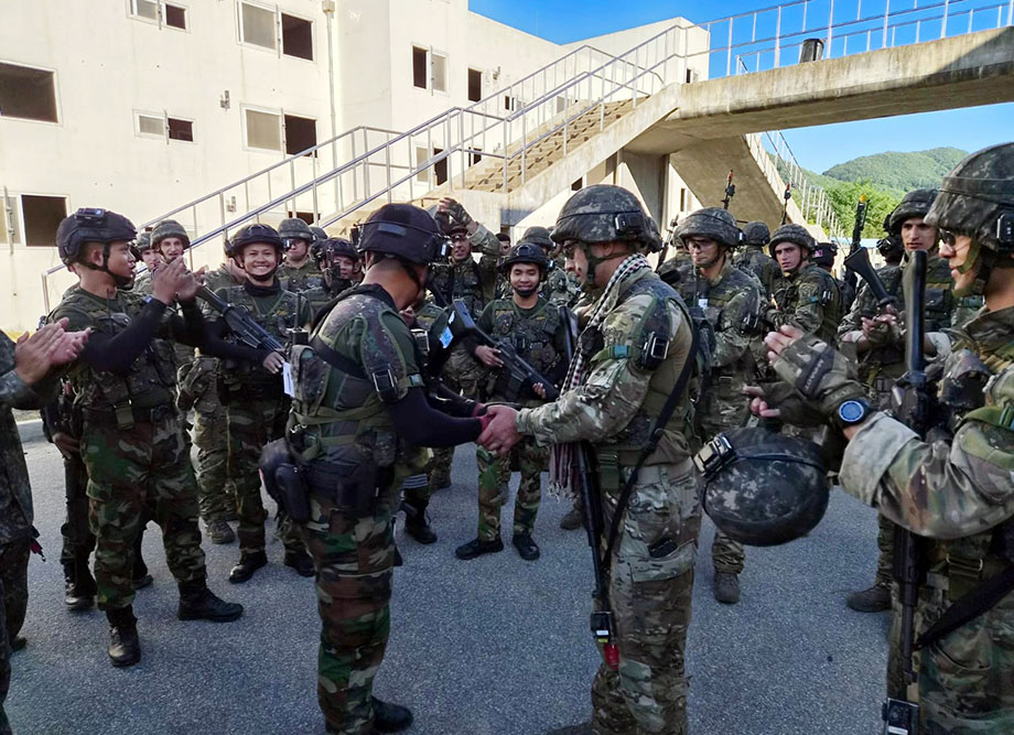 Azərbaycan hərbçiləri Cənubi Koreyada beynəlxalq döyüş təlimi müsabiqəsində iştirak ediblər (FOTO)