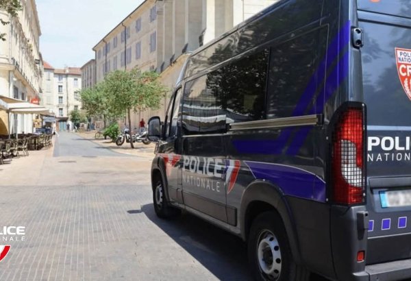 Fransada baş verən iğtişaşlar zamanı səkkiz polis əməkdaşı yaralanıb