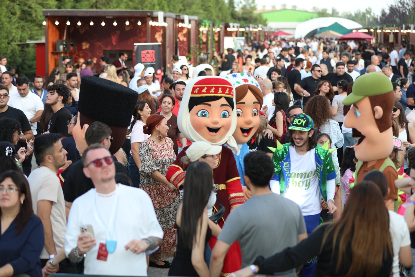 Üzüm, şərab və musiqi - Şamaxıda festival belə başa çatdı (FOTO)