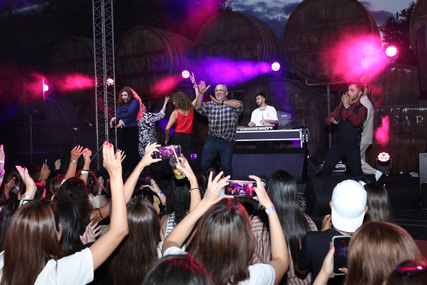 Üzüm, şərab və musiqi - Şamaxıda festival belə başa çatdı (FOTO)