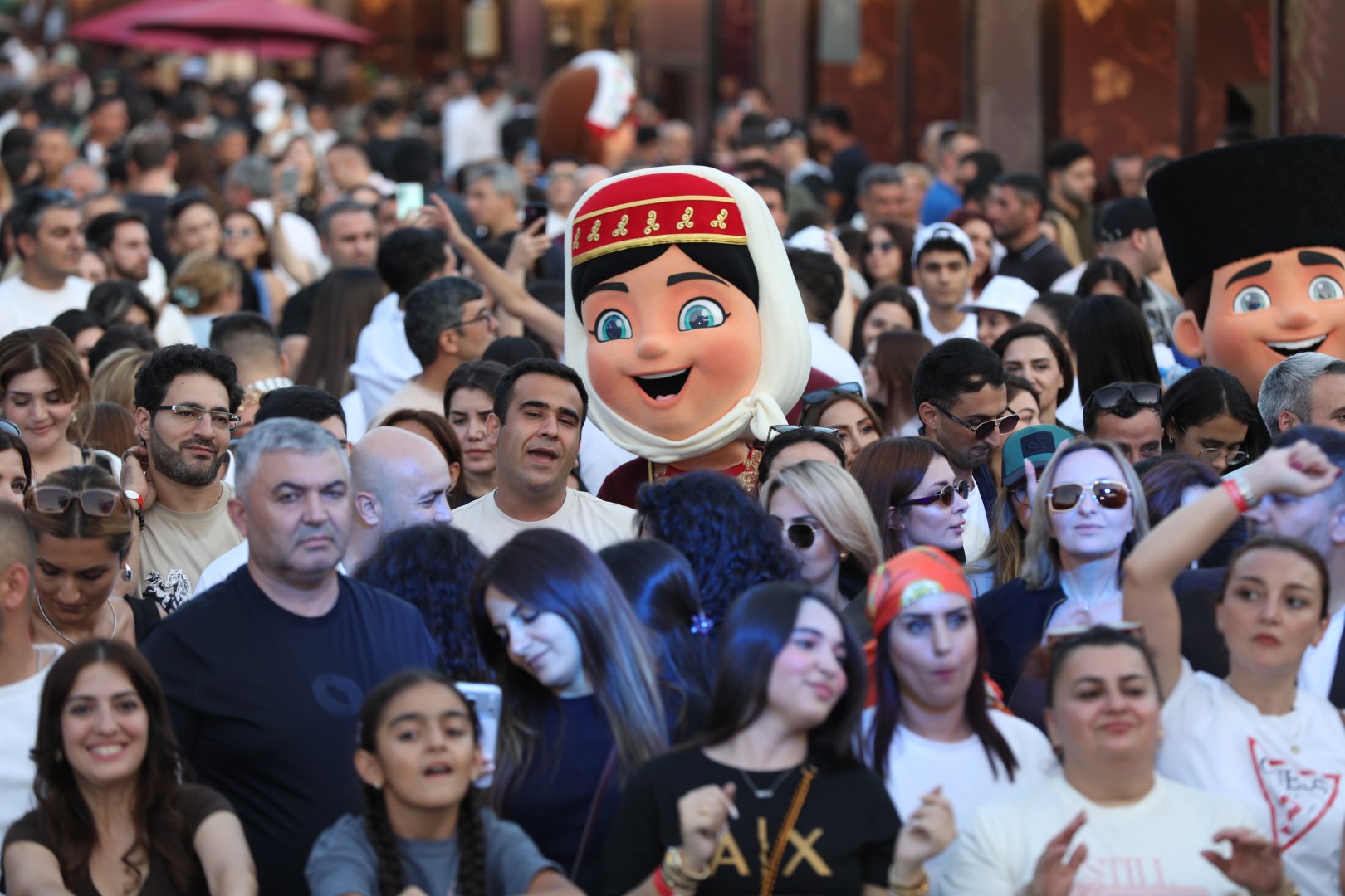 Meysəridə festival axşamı: səhnədə sevilən ifaçılar (FOTO/VİDEO)
