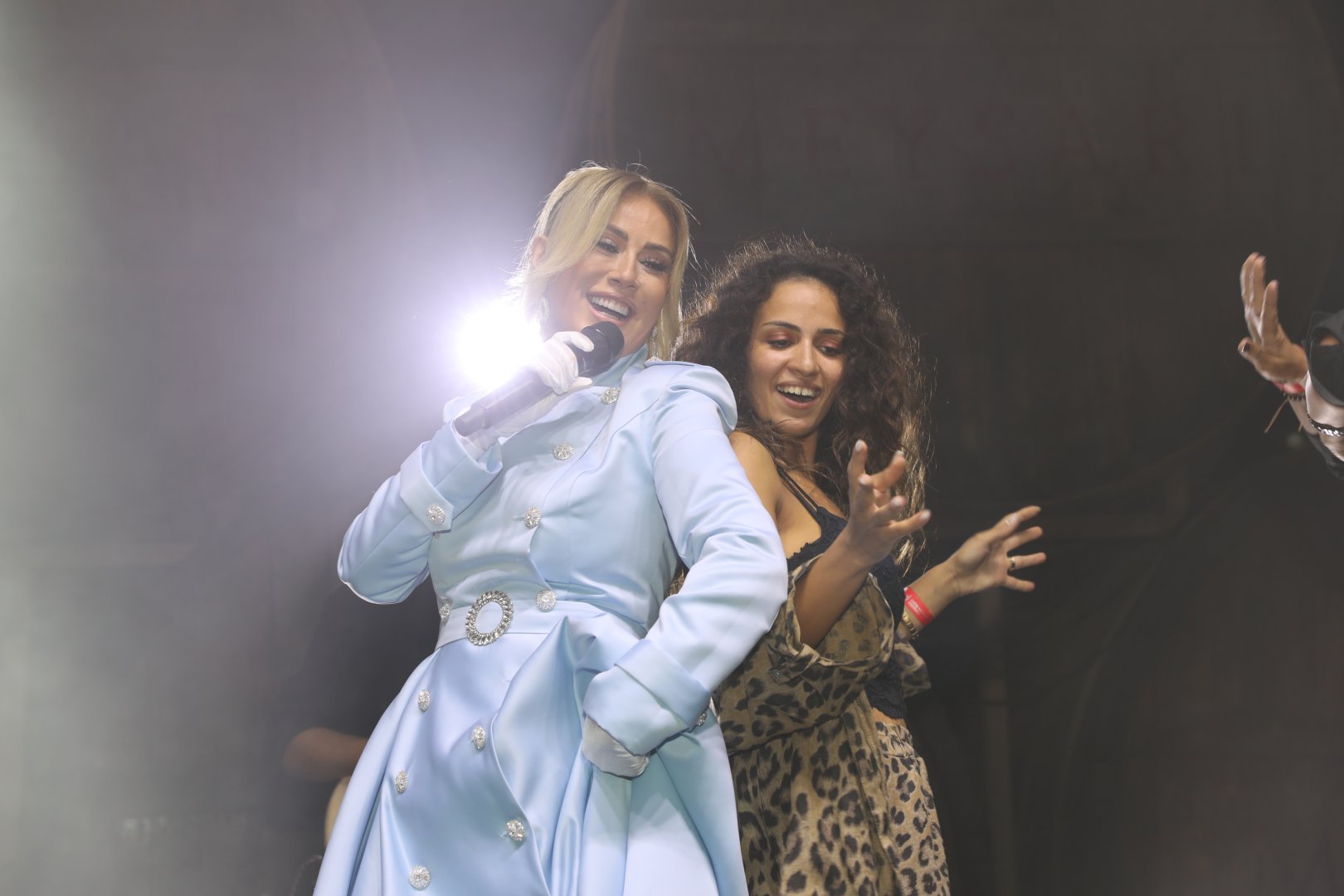 Meysəridə festival axşamı: səhnədə sevilən ifaçılar (FOTO/VİDEO)