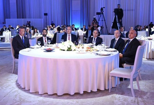 “Gülüstan” sarayında “Əsrin müqaviləsi”nin 32-ci ildönümü və Neftçilər Günü münasibətilə tədbir keçirilib (FOTO)