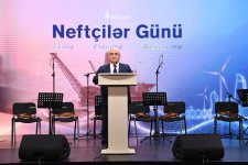 “Gülüstan” sarayında “Əsrin müqaviləsi”nin 32-ci ildönümü və Neftçilər Günü münasibətilə tədbir keçirilib (FOTO)