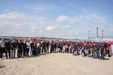 Carlsberg Azerbaijan “Xəzəri Qoruyaq!” sahilyanı təmizlik aksiyasına qoşuldu (FOTO)