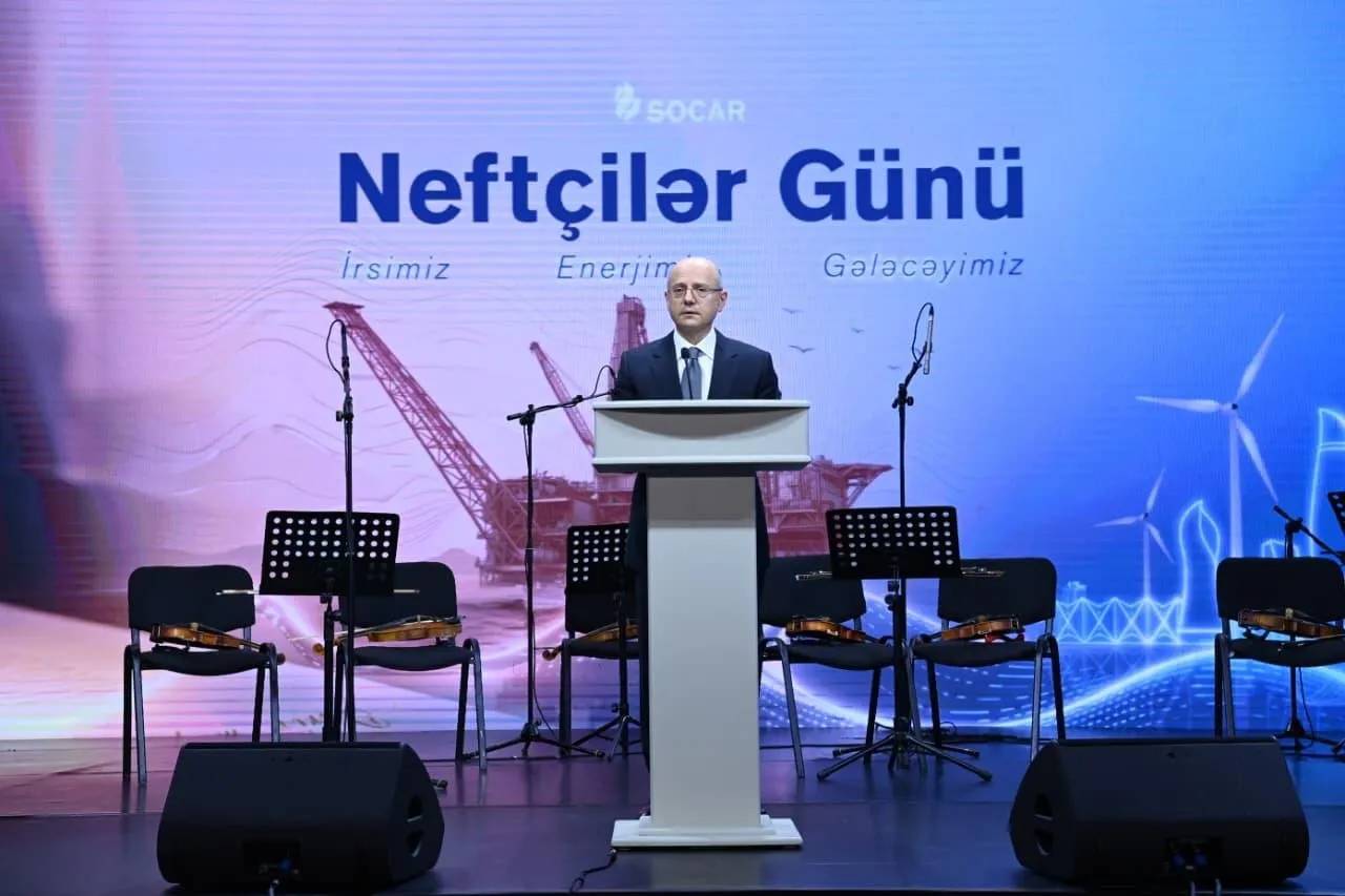 “Gülüstan” sarayında “Əsrin müqaviləsi”nin 32-ci ildönümü və Neftçilər Günü münasibətilə tədbir keçirilib (FOTO)