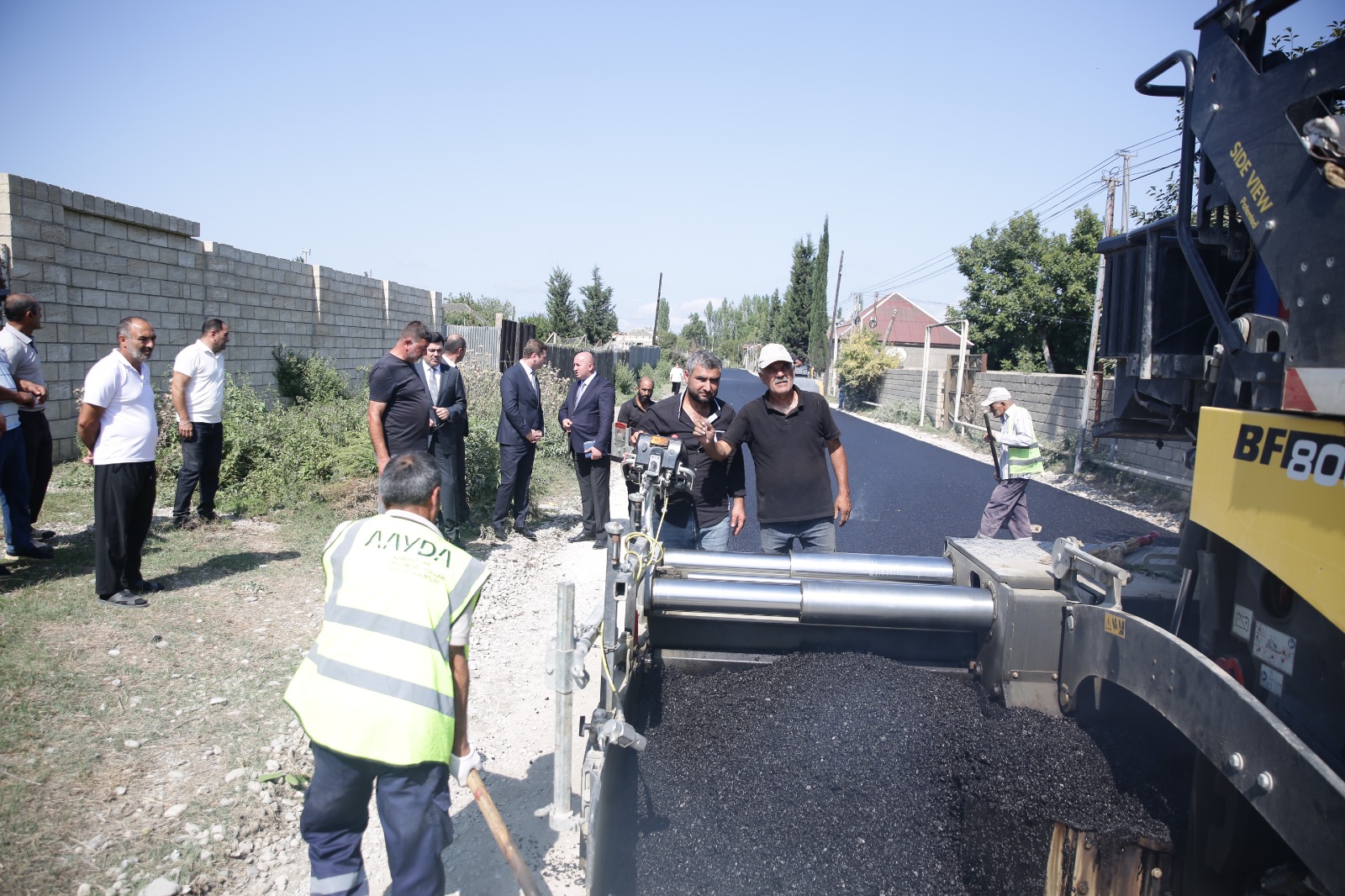 Xudat şəhərində “Şəhərsalma və Memarlıq İli” çərçivəsində genişmiqyaslı abadlıq-quruculuq işləri aparılır (FOTO)