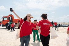 Coca-Cola-nın dəstəyi ilə “Xəzəri Qoruyaq!” ekoloji aksiyası yekunlaşıb (FOTO)