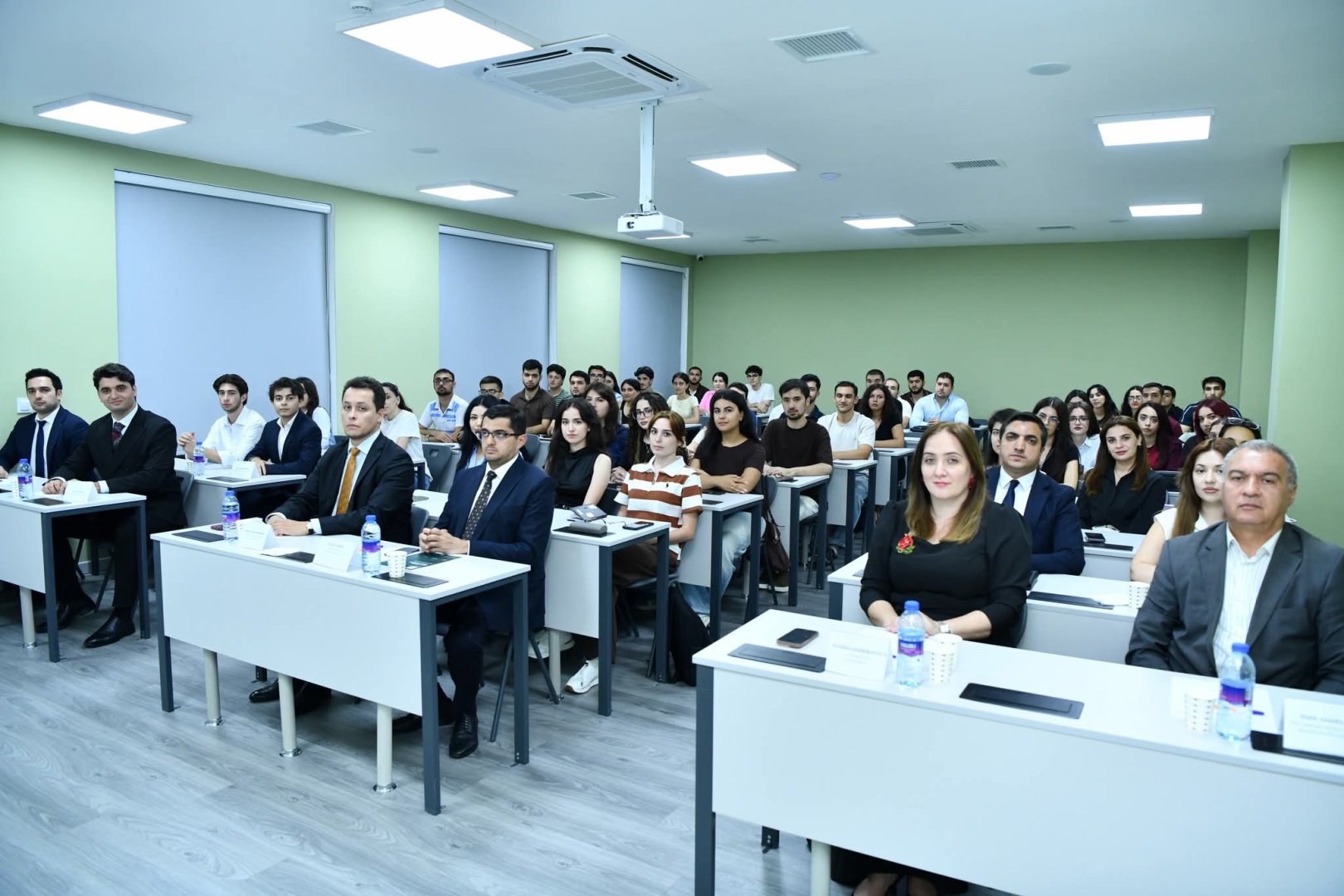 Azərbaycanda bərpa olunan enerji layihələri artdıqca peşəkar kadrlara tələbat da artır - Fəqan Abdurəhmanov (FOTO)