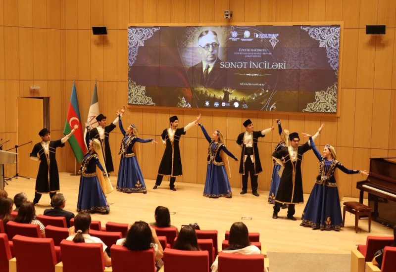 “Sənət inciləri” layihəsi üzrə ADA Universitetində mühazirə-konsert keçirilib (FOTO)