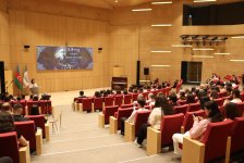 “Sənət inciləri” layihəsi üzrə ADA Universitetində mühazirə-konsert keçirilib (FOTO)