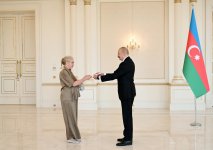 Prezident İlham Əliyev İsveçin Azərbaycanda yeni təyin olunmuş səfirini qəbul edib (FOTO)