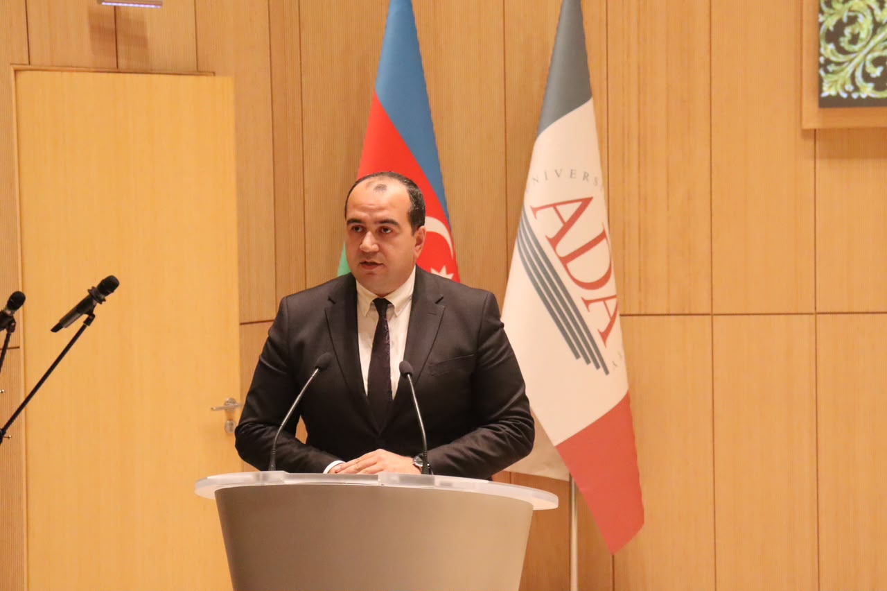 “Sənət inciləri” layihəsi üzrə ADA Universitetində mühazirə-konsert keçirilib (FOTO)