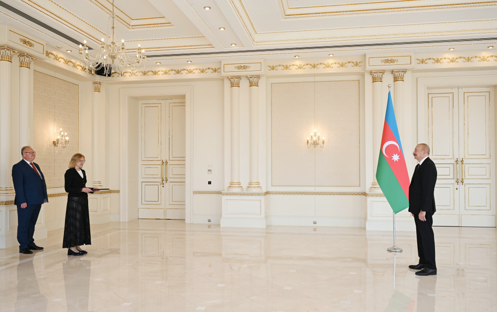Prezident İlham Əliyev Estoniyanın Azərbaycanda yeni təyin olunmuş səfirini qəbul edib (FOTO/VİDEO)