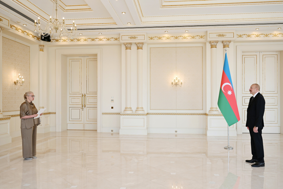 Prezident İlham Əliyev İsveçin Azərbaycanda yeni təyin olunmuş səfirini qəbul edib (FOTO)