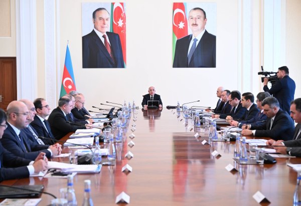 Nazirlər Kabinetində Əli Əsədovun sədrliyi ilə iclas keçirilib (FOTO)