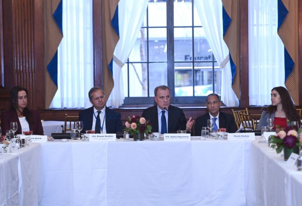 Ceyhun Bayramov ABŞ biznes nümayəndələri ilə görüşdə Azərbaycanın strateji prioritetlərini açıqlayıb (FOTO)