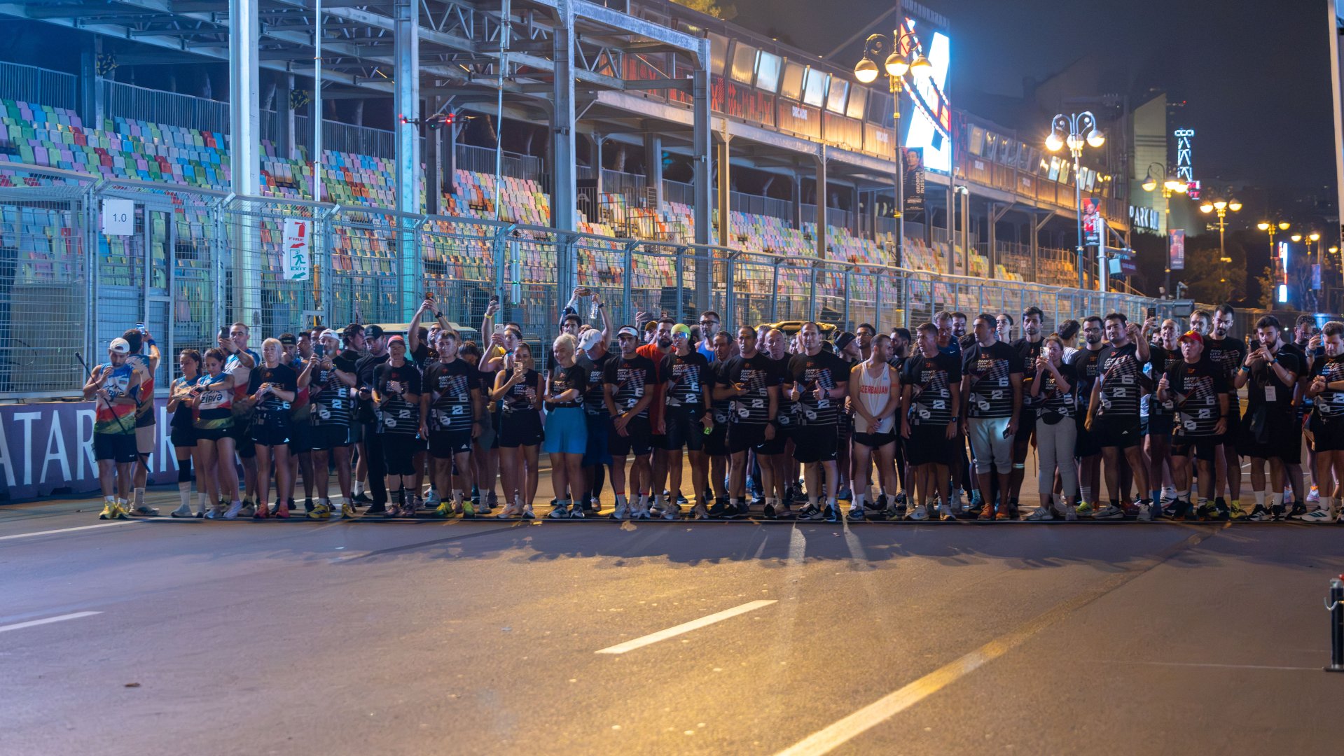 Formula 1 trekində ilk dəfə kütləvi qaçış baş tutdu (FOTO)