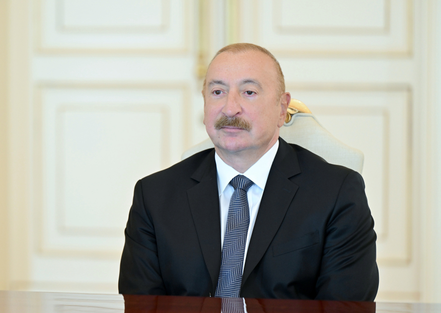 Prezident İlham Əliyev Çin və İtaliya şirkətlərinin rəhbər şəxslərini qəbul edib (FOTO)