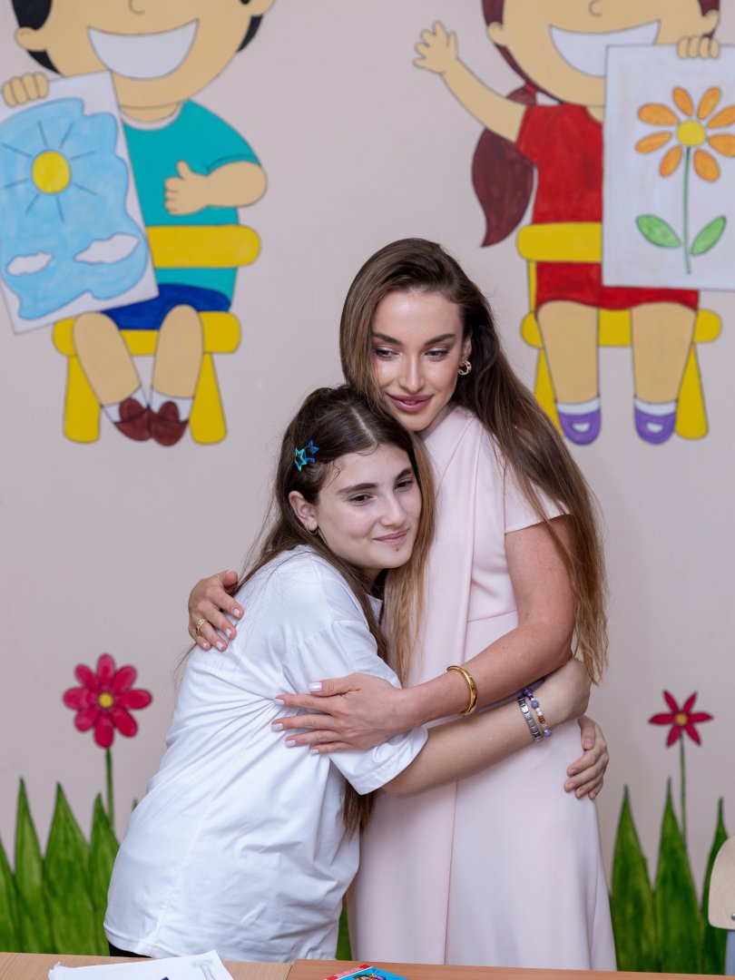 Alyona Əliyeva 3 nömrəli xüsusi təhsil müəssisəsini ziyarət edib (FOTO/VİDEO)