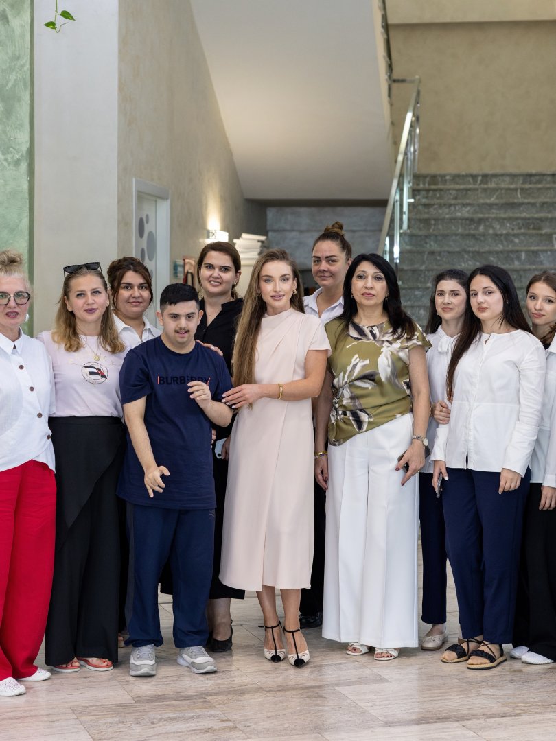 Alyona Əliyeva xüsusi qayğıya ehtiyacı olan uşaqlar üçün mərkəzi ziyarət edib (FOTO/VİDEO)