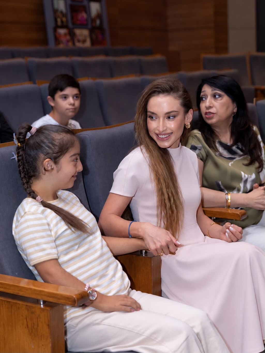 Alyona Əliyeva xüsusi qayğıya ehtiyacı olan uşaqlar üçün mərkəzi ziyarət edib (FOTO/VİDEO)