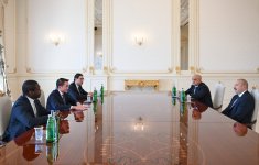 Prezident İlham Əliyev “Brookfield Asset Management” şirkətinin baş icraçı direktorunu qəbul edib (FOTO)
