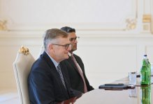 Prezident İlham Əliyev “Neuberger Berman” şirkətinin sədri və baş icraçı direktorunu qəbul edib (FOTO)
