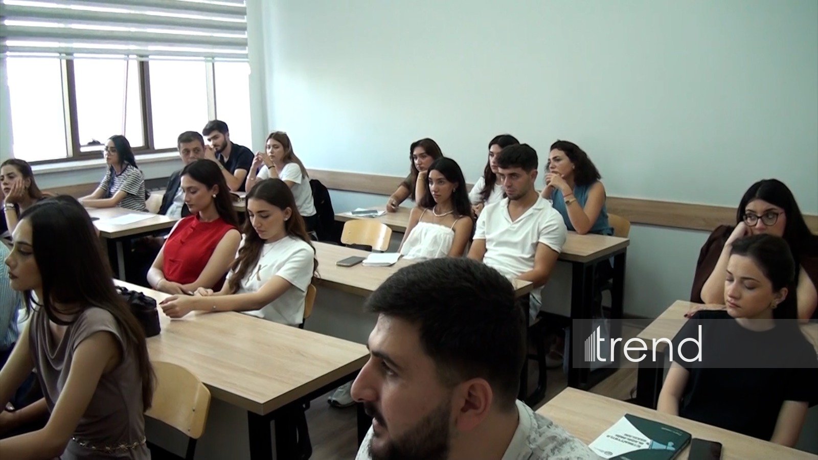 “Zərərli xarici təsirlərə və saxta xəbərlərə qarşı sayıqlığın artırılmasına dəstək” layihəsi çərçivəsində BDU tələbələri ilə görüş keçirilib (FOTO/VİDEO)