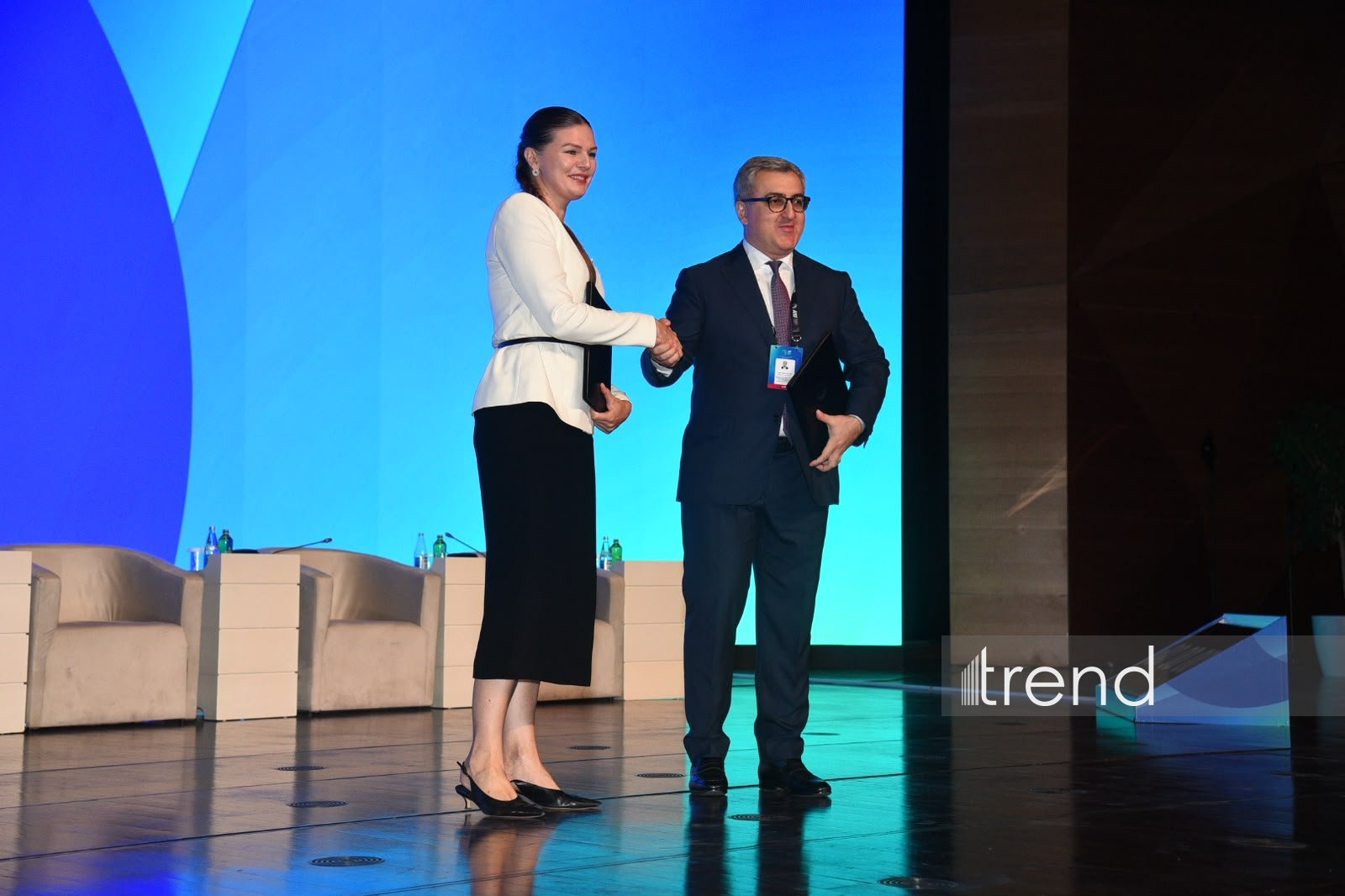 II Azərbaycan Beynəlxalq İnvestisiya Forumu çərçivəsində 12 sənəd imzalanıb (FOTO)
