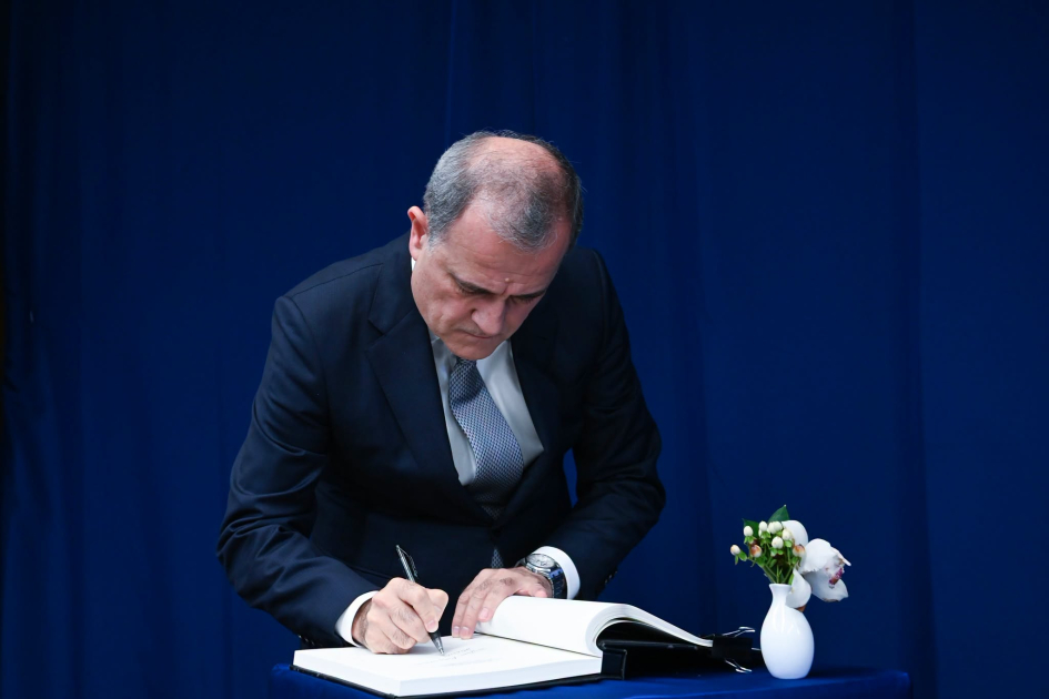 Ceyhun Bayramov və Antonio Quterreş Azərbaycanın BMT-dəki fəaliyyətini müzakirə ediblər (FOTO)