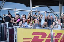Formula 1 Azərbaycan Qran-Prisinin qalibi mükafatlandırılıb (FOTO)