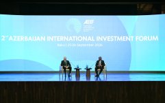 Prezident İlham Əliyev II Azərbaycan Beynəlxalq İnvestisiya Forumu çərçivəsində keçirilən tədbirdə iştirak edir (CANLI YAYIM) (FOTO)