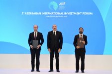 İkinci Azərbaycan Beynəlxalq İnvestisiya Forumu çərçivəsində imzalanmış sənədlər mübadilə edilib (FOTO)