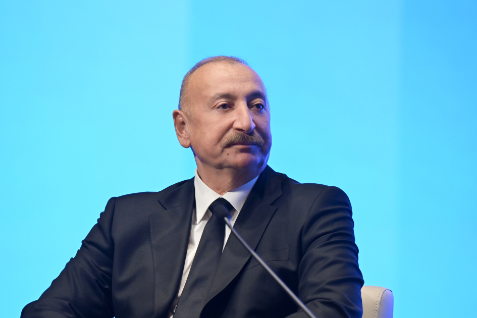 Prezident İlham Əliyev II Azərbaycan Beynəlxalq İnvestisiya Forumu çərçivəsində keçirilən tədbirdə iştirak edir (CANLI YAYIM) (FOTO)