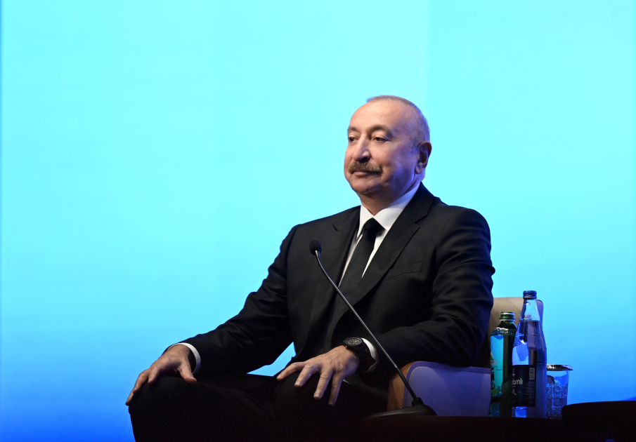 Prezident İlham Əliyev II Azərbaycan Beynəlxalq İnvestisiya Forumu çərçivəsində keçirilən tədbirdə iştirak edir (CANLI YAYIM) (FOTO)