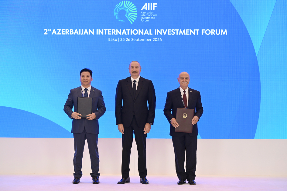 İkinci Azərbaycan Beynəlxalq İnvestisiya Forumu çərçivəsində imzalanmış sənədlər mübadilə edilib (FOTO)