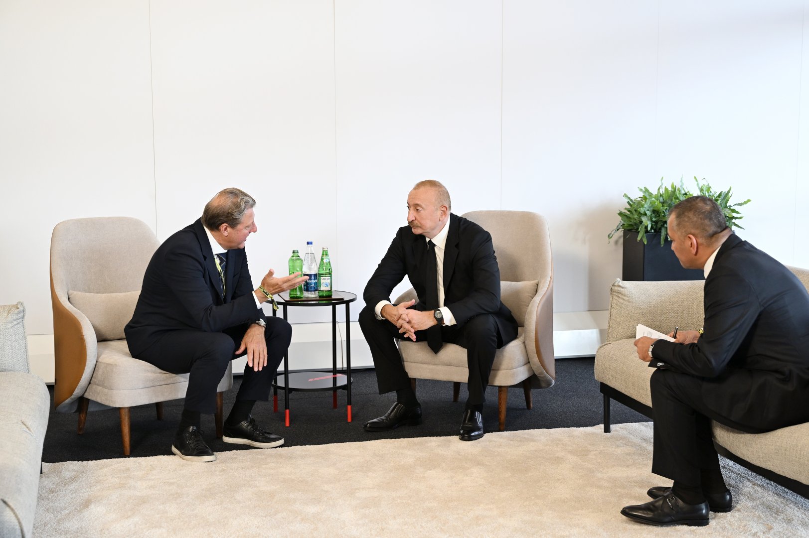 Prezident İlham Əliyev Beynəlxalq Xizək və Snoubord Federasiyasının prezidenti ilə görüşüb (FOTO)