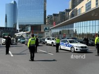 Vətən müharibəsi şəhidlərinin xatirəsi bir dəqiqəlik sükutla anılıb (FOTO/VİDEO)