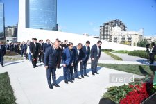 27 Sentyabr – Anım Günü ilə əlaqədar Zəfər Parkına ziyarət başlayıb (FOTO)