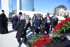 27 Sentyabr – Anım Günü ilə əlaqədar Zəfər Parkına ziyarət başlayıb (FOTO)