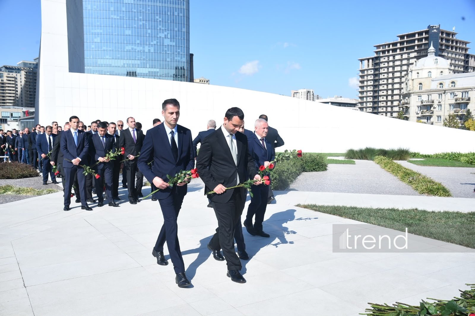 27 Sentyabr – Anım Günü ilə əlaqədar Zəfər Parkına ziyarət başlayıb (FOTO)