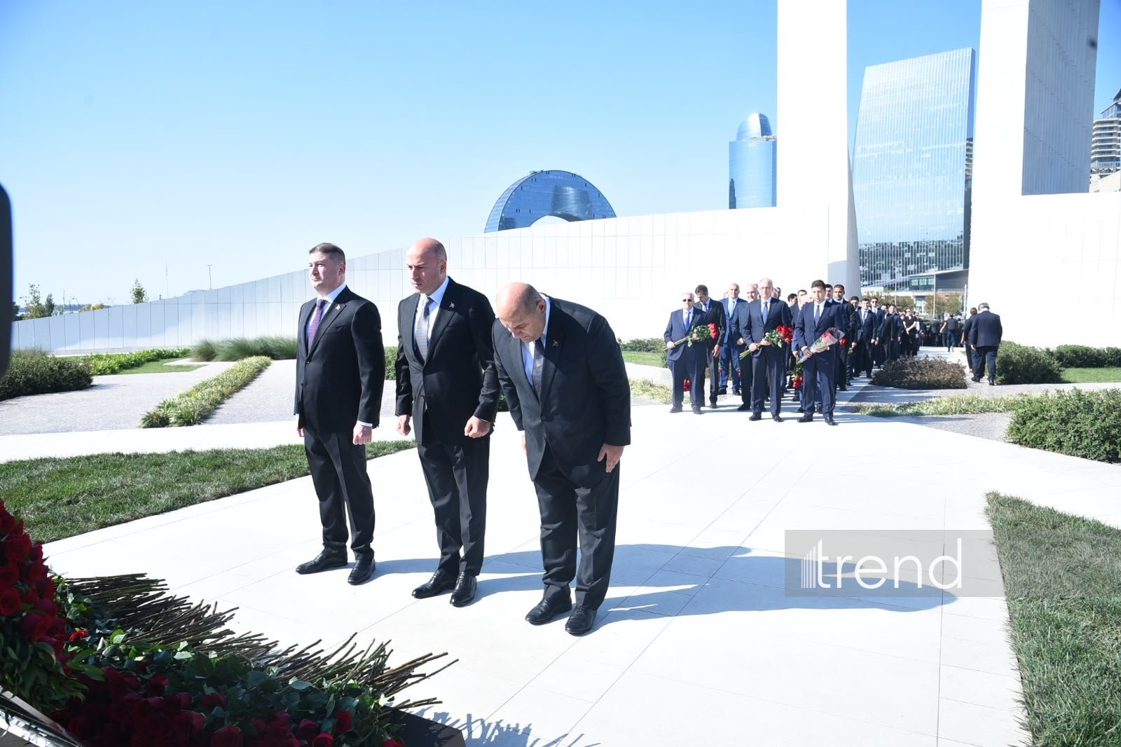 27 Sentyabr – Anım Günü ilə əlaqədar Zəfər Parkına ziyarət başlayıb (FOTO)
