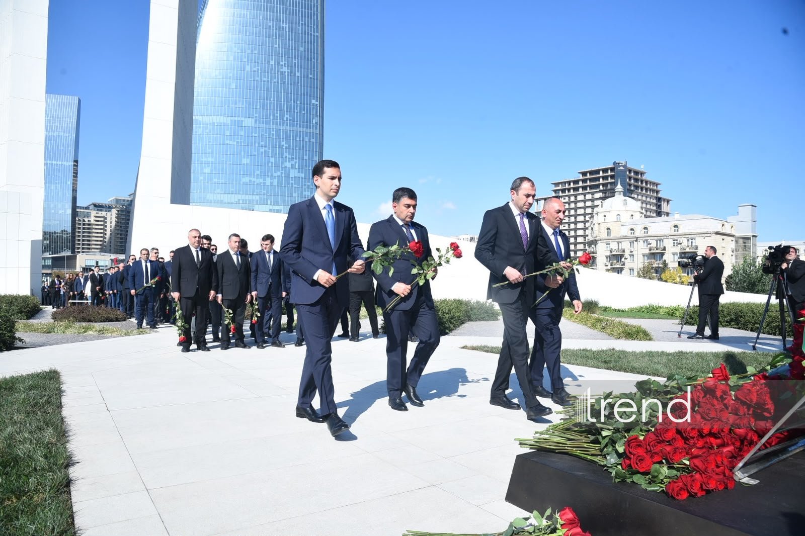 27 Sentyabr – Anım Günü ilə əlaqədar Zəfər Parkına ziyarət başlayıb (FOTO)