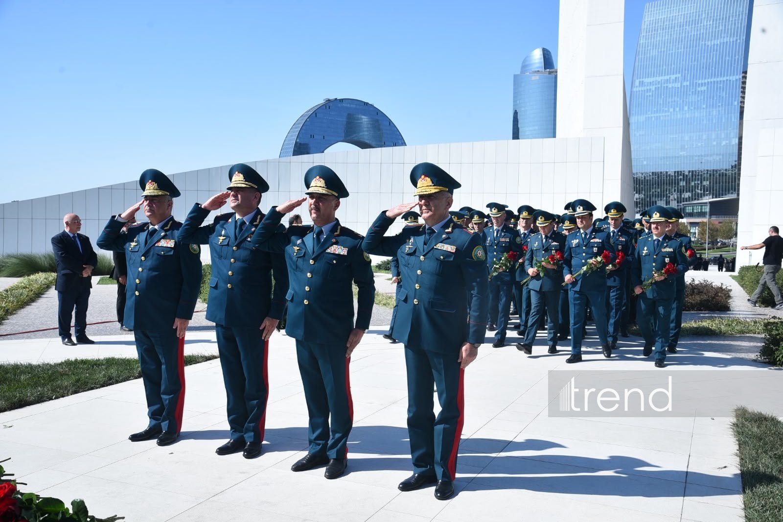 27 Sentyabr – Anım Günü ilə əlaqədar Zəfər Parkına ziyarət başlayıb (FOTO)