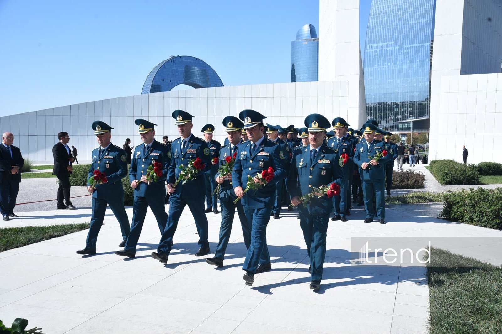 27 Sentyabr – Anım Günü ilə əlaqədar Zəfər Parkına ziyarət başlayıb (FOTO)