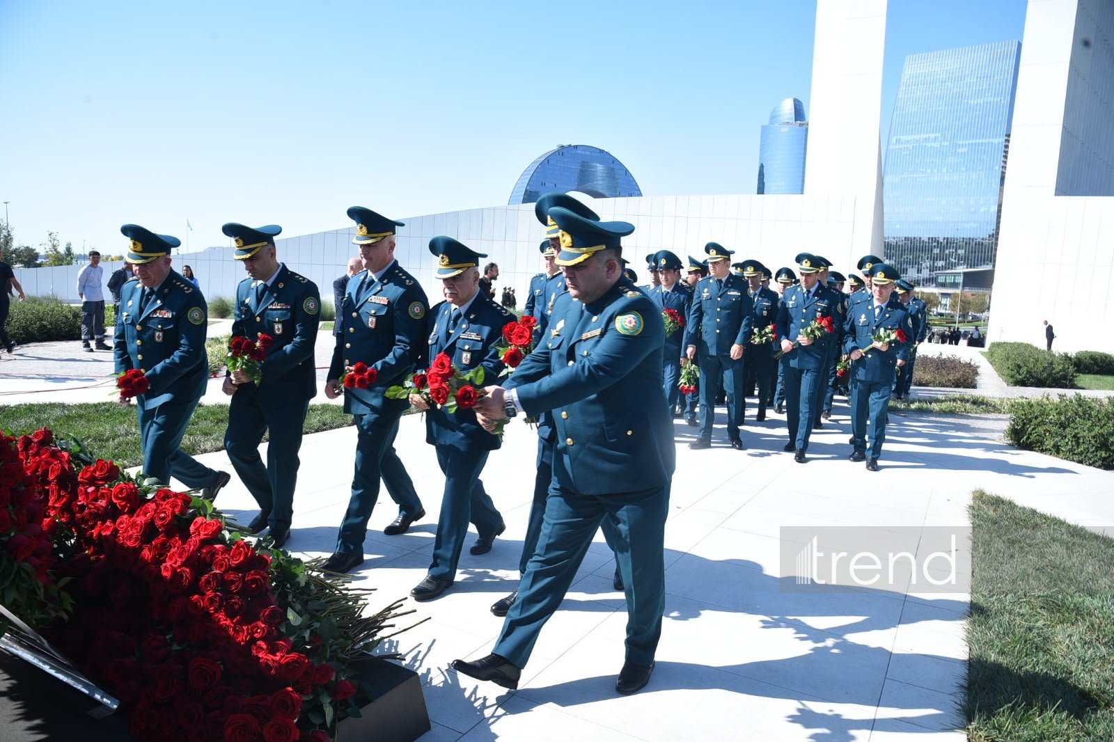 27 Sentyabr – Anım Günü ilə əlaqədar Zəfər Parkına ziyarət başlayıb (FOTO)