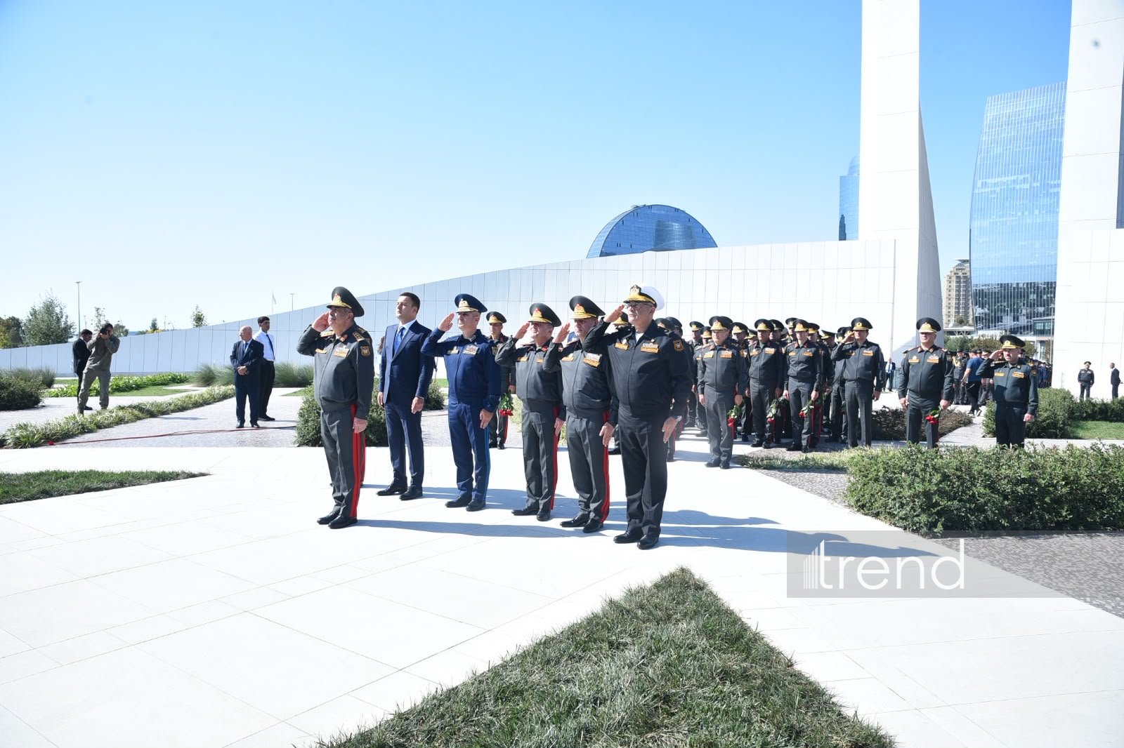 27 Sentyabr – Anım Günü ilə əlaqədar Zəfər Parkına ziyarət başlayıb (FOTO)