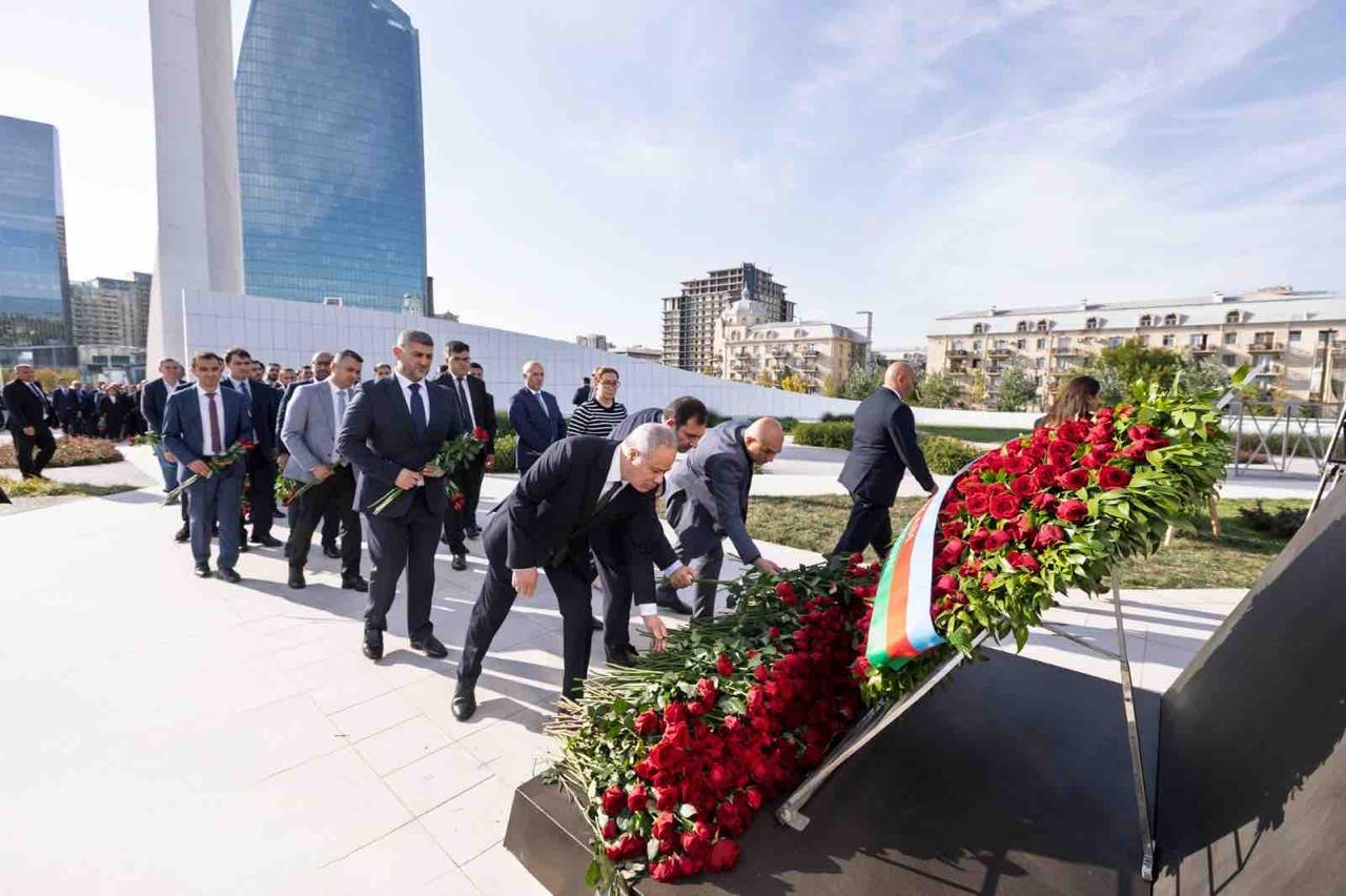 “AzerGold” QSC və törəmə şirkətlərinin kollektivi Vətən müharibəsi şəhidlərinin xatirəsini yad edib (FOTO)